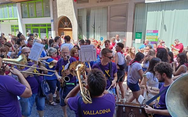 Los cerveranos esperan con entusiasmo la bajada de la patrona