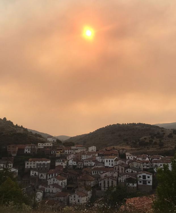 La Junta de Castilla y León pide ayuda a La Rioja para la extinción del fuego de Burgos