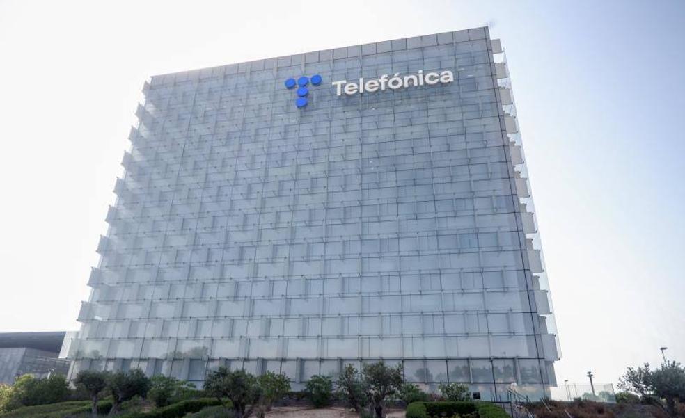 Telefónica vende el 45% de su fibra rural por más de 1.000 millones