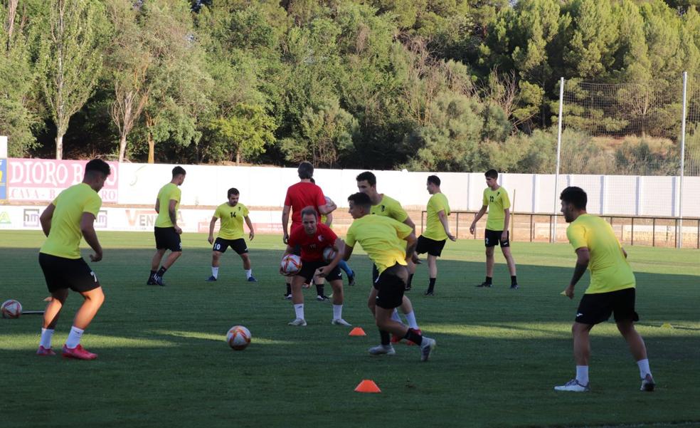 El Alfaro vive esta tarde su primera prueba ante un Calahorra que busca gol