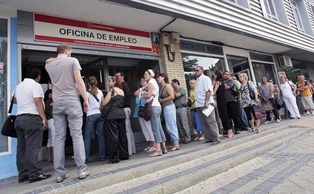 El paro de la eurozona repite en junio el mínimo histórico del 6,6%