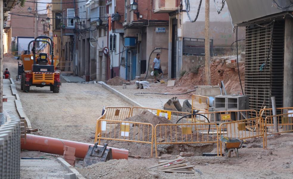 La oposición en bloque critica el retraso en la calle Carrera y adyacentes en Arnedo