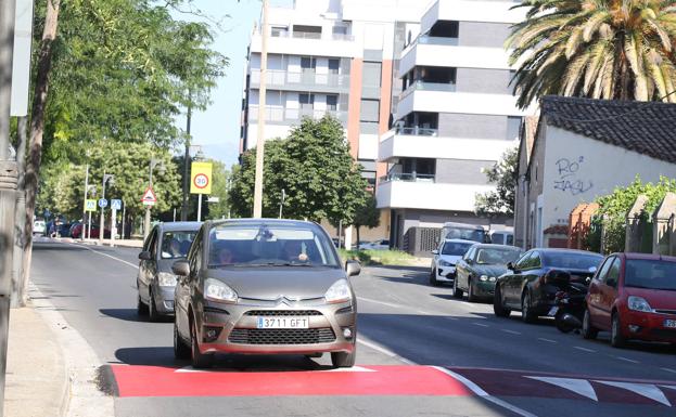 Acaba la colocación de doce reductores de velocidad en distintos barrios logroñeses