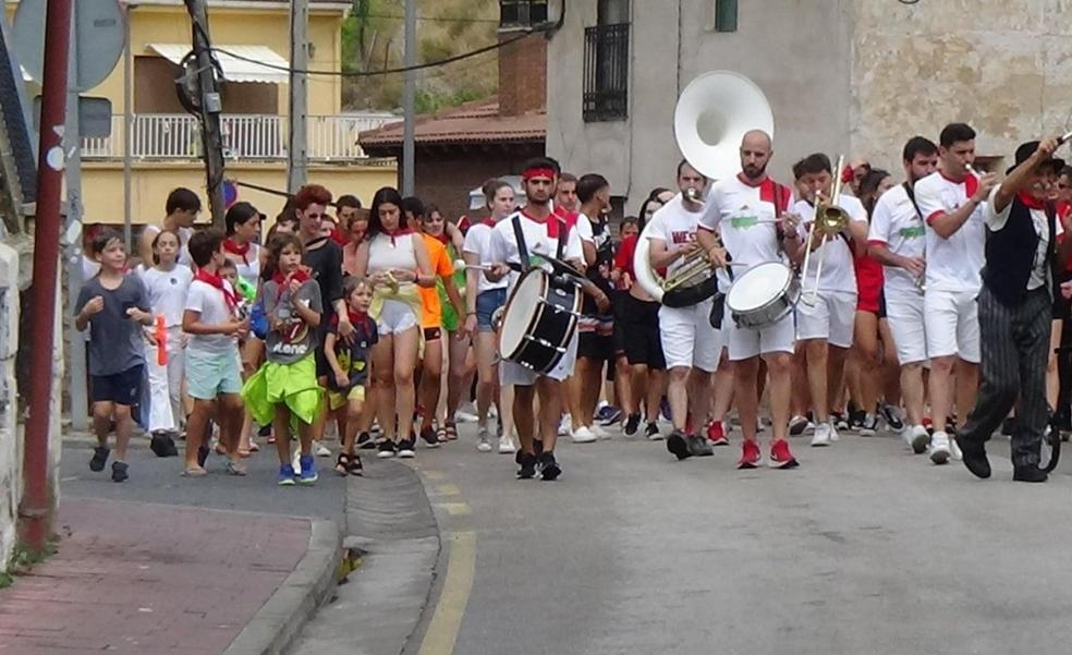 Las fiestas de Arnedillo comienzan con un homenaje a sus sanitarios