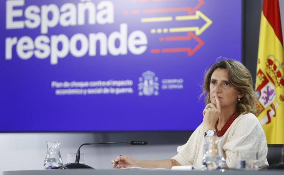 Moncloa cede y adelanta a este lunes la reunión con las CC AA por el plan energético