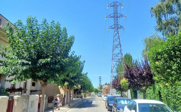 El Ayuntamiento de Lardero soterrará las torres eléctricas de Villa Patro y La Laboral