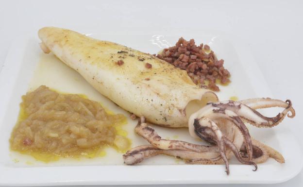 La receta de hoy de Javier Romero: calamares salteados con jamón y pudin de piña