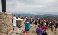 Fiestas de Ezcaray: La romería al pico San Lorenzo, techo riojano, y la misa y procesión en la villa