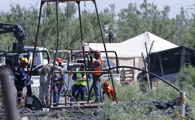 La frustrante búsqueda de los diez mineros atrapados en México