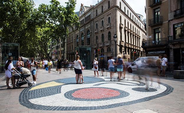 Regreso a las Ramblas cinco años después de la matanza