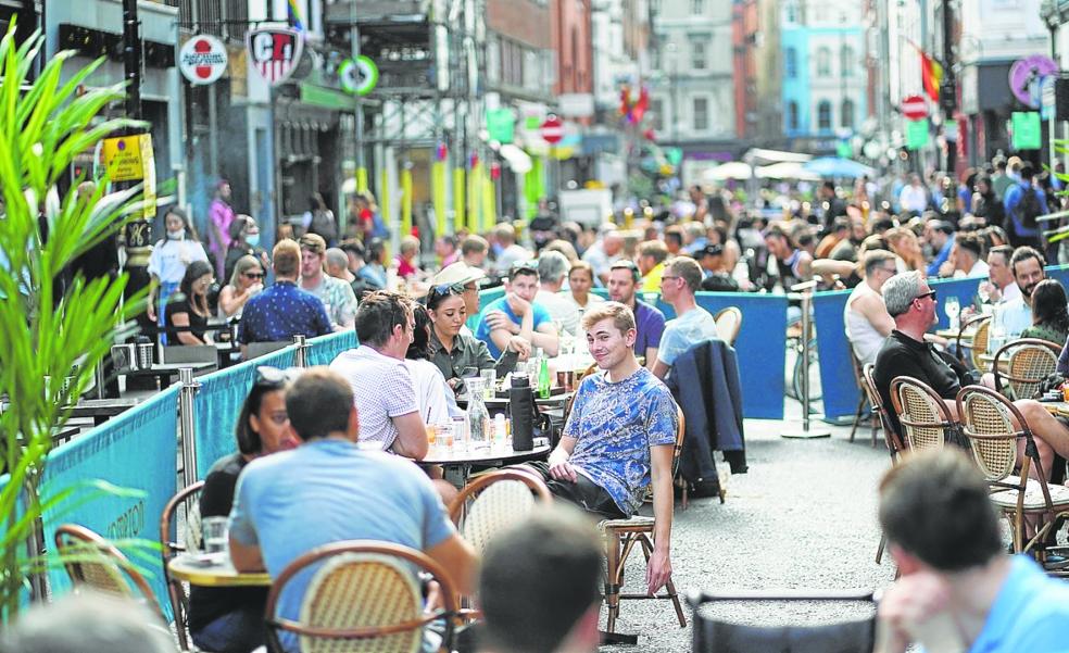 Diez abusos en las terrazas de los bares y restaurantes a tener en cuenta este verano