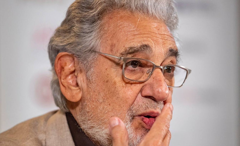 Plácido Domingo vuelve al ojo del huracán