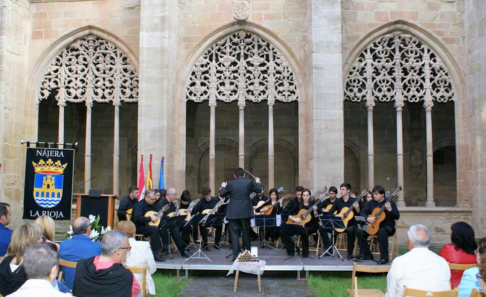 La Orden de la Terraza actúa hoy en el Claustro de los Caballeros