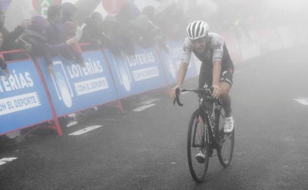 Evenepoel y Enric Mas espantan sus fantasmas en el Pico Jano