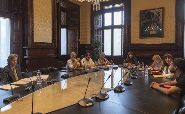 El Parlament convoca a la Mesa para abordar la suspensión de Borràs