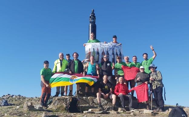 La 'Cata de altura' coronó el San Lorenzo para aunar vino, naturaleza y deporte