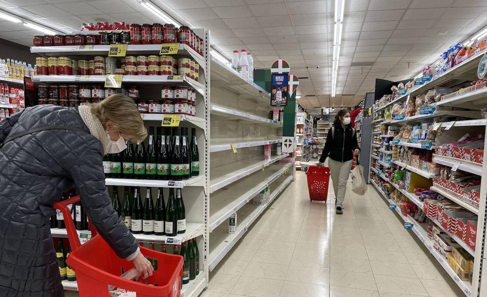 Los precios siguen disparados en el 10,4%, aunque bajan ligeramente en agosto