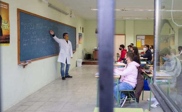 Religión tendrá una hora semanal y podrá agrupar a alumnos de varios cursos