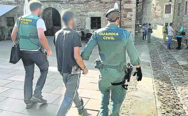 Uno de los detenidos por el asesinato de las Viniegras trabajó para el Ayuntamiento