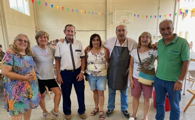 Los mayores despiden el verano con una comida