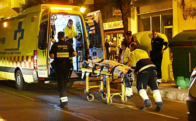 Una mujer se precipita desde un cuarto piso en Logroño