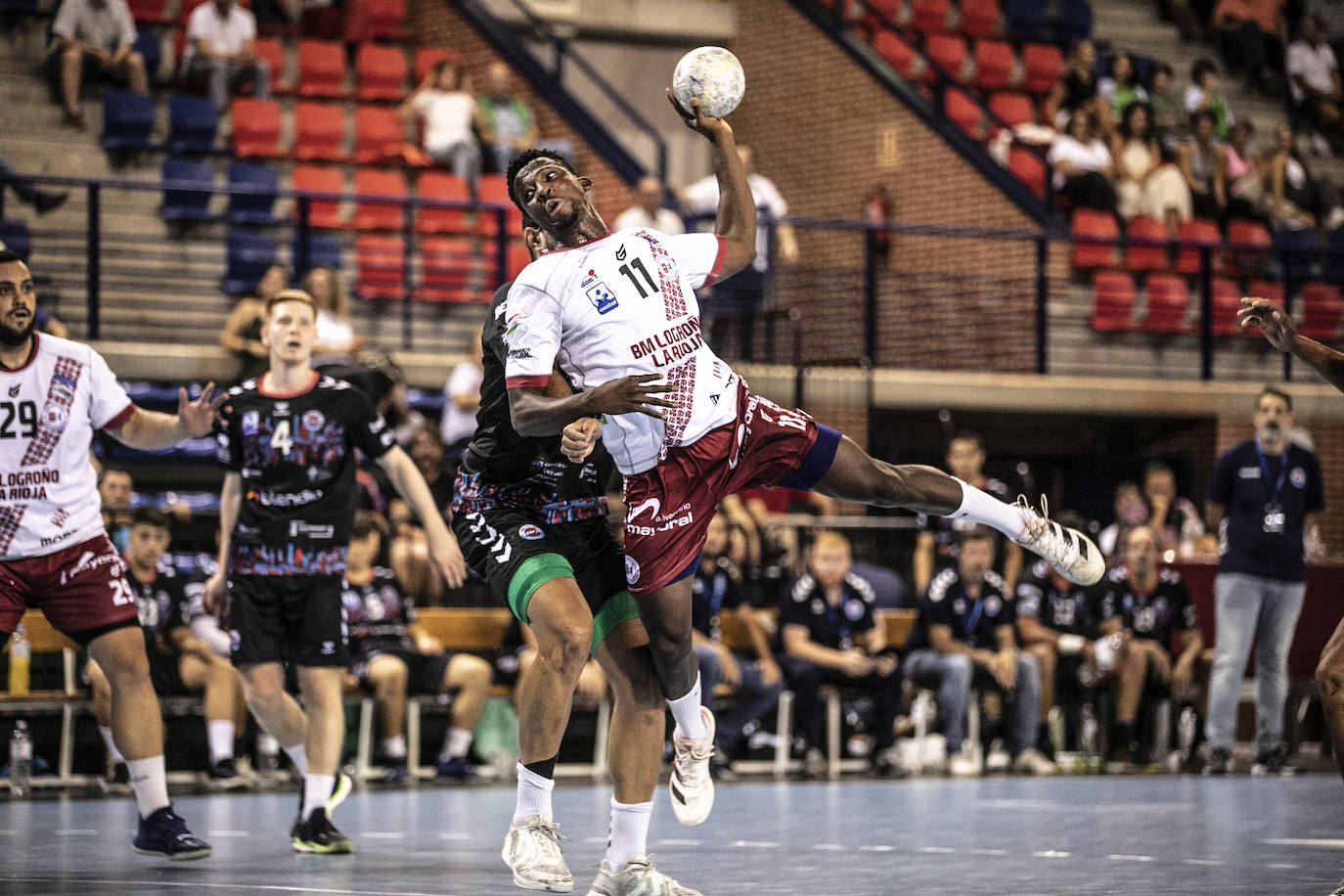 Los nervios bloquean a un Logroño romo