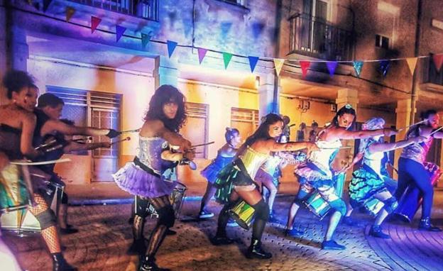 La fiesta va por barrios