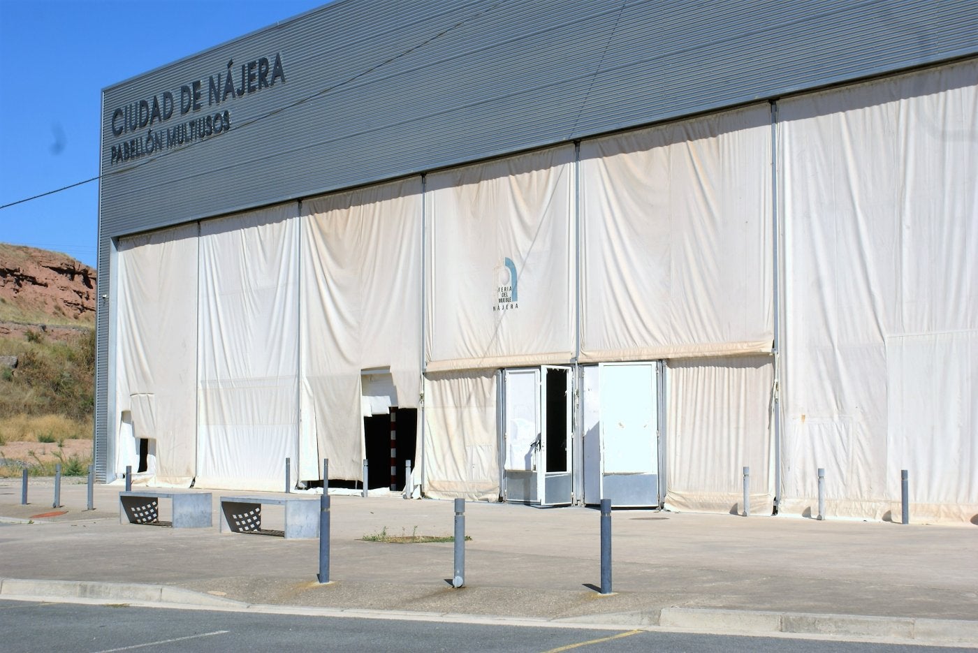 Comienza el arreglo del cierre del pabellón de usos múltiples najerino