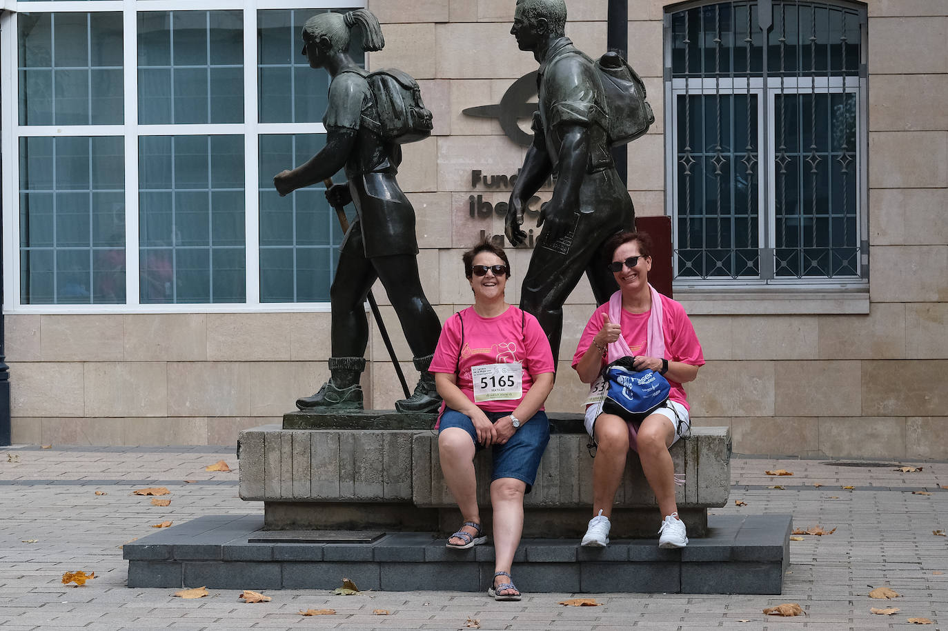 Marea rosa contra el cáncer en Logroño