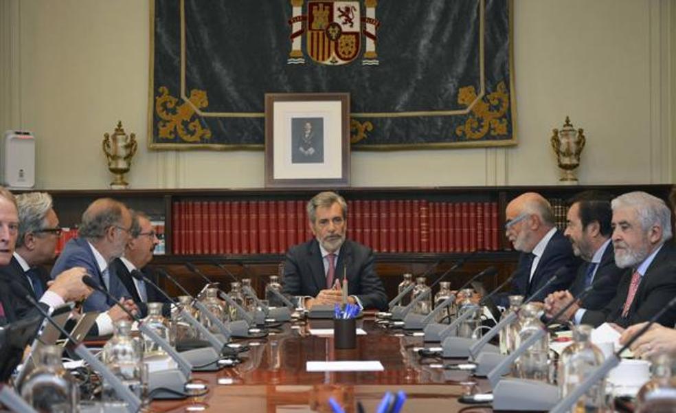 Los vocales del CGPJ nombran interlocutores para renovar el Constitucional con consenso