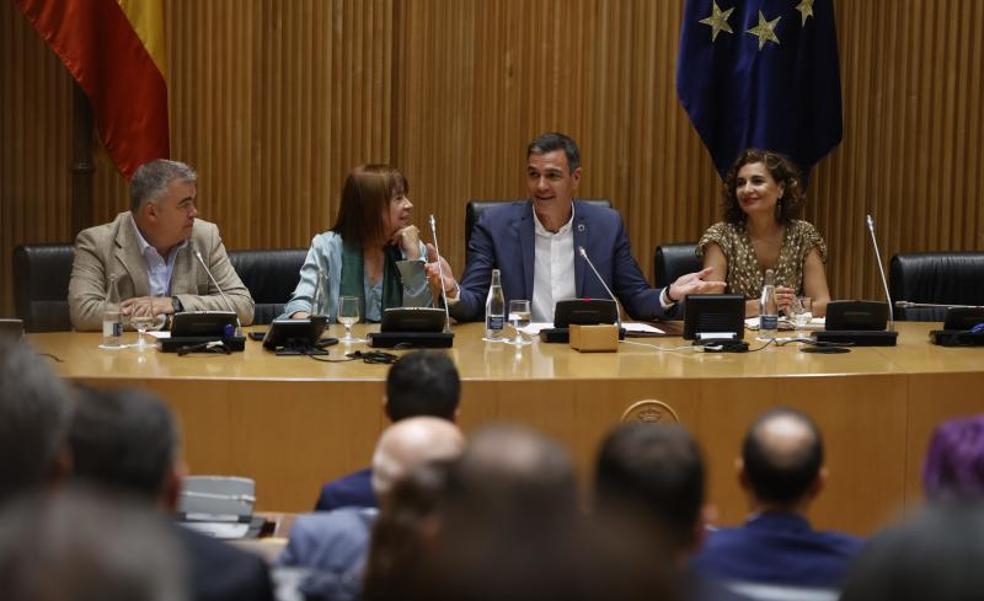 El Gobierno evita reproches al órgano de gobierno de los jueces y carga contra el PP