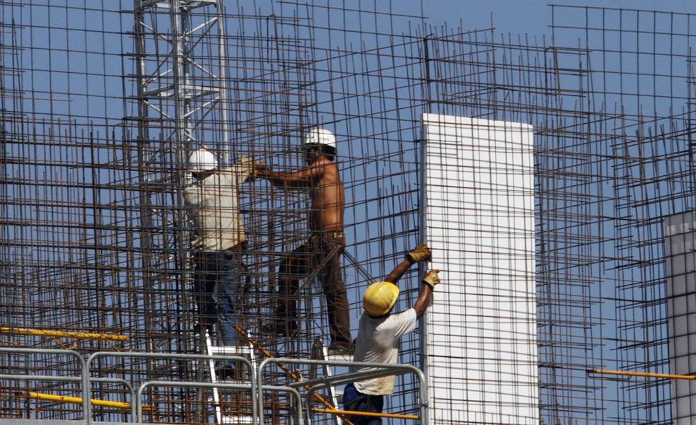 España, la gran economía europea en la que menos crecen los salarios en 2022