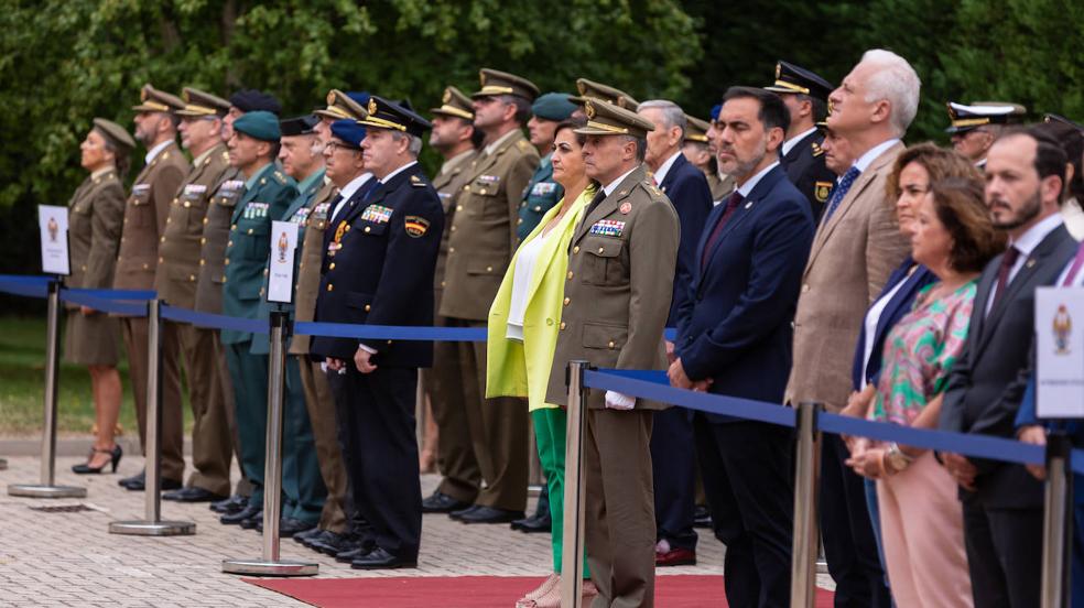 El Instituto de Estudios Riojanos (IER), el Ateneo Riojano y la Fundación Ibercaja recogen los galardones de la Delegación de Defensa