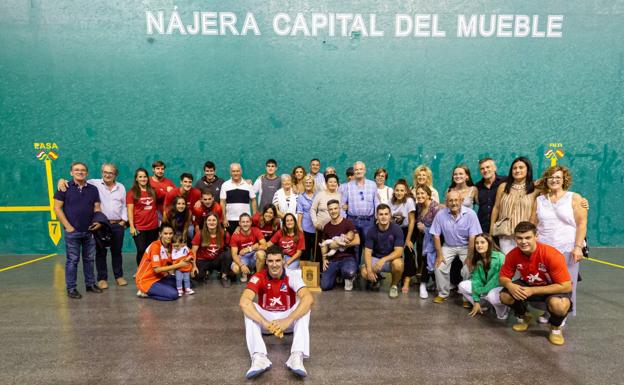 Emotiva despedida con los tacos puestos