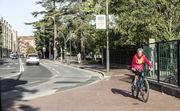 Las obras del eje ciclista desde el Espolón hasta El Cubo comienzan por el IES Batalla de Clavijo