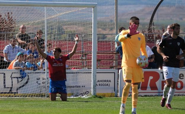 Los fallos en las dos áreas penalizan al Calahorra