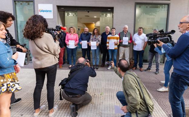 Bretón se reúne el lunes con su 'grupo de apoyo'