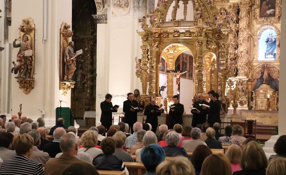 Un concierto y una misa recuperan las partituras de canto gregoriano del archivo de San Miguel