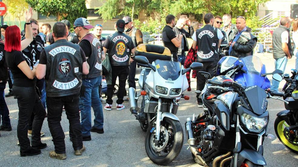 Villamediana dedica un memorial a los motoristas fallecidos en la carretera