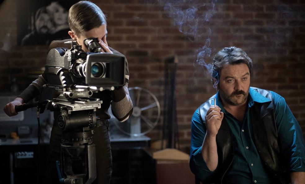 François Ozon recupera en 'Peter Von Kant' el cine radical y apasionado de Fassbinder