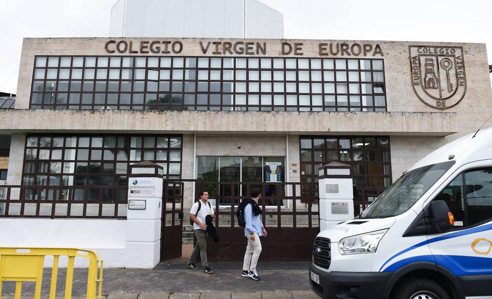 Investigan a un profesor por grabar a alumnas en su despacho durante diez años