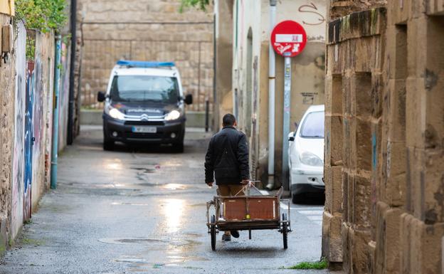 «Nuestra situación es crítica, vivimos los seis de la familia con 300 euros al mes»