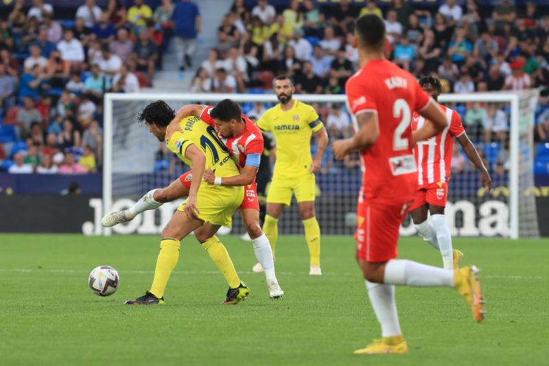 El Villarreal, en el 94', remonta para dedicar la victoria a Llaneza