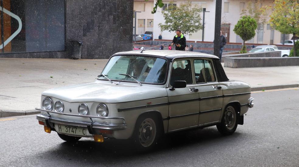 Feria de antigüedades y coches clásicos en Arnedo