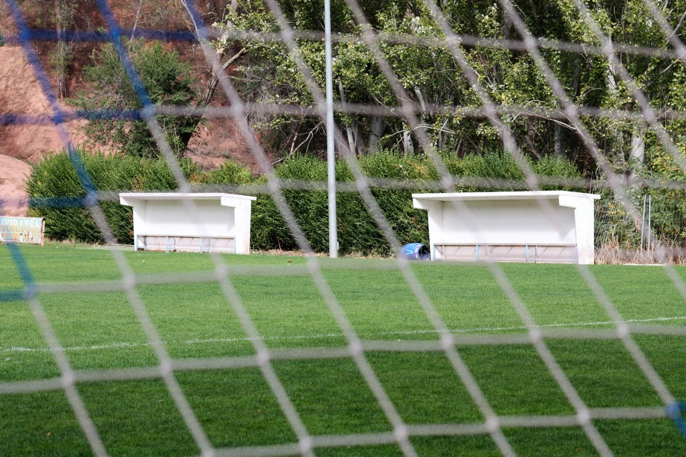 El Ayuntamiento invertirá 18.149 euros en renovar los banquillos de La Salera