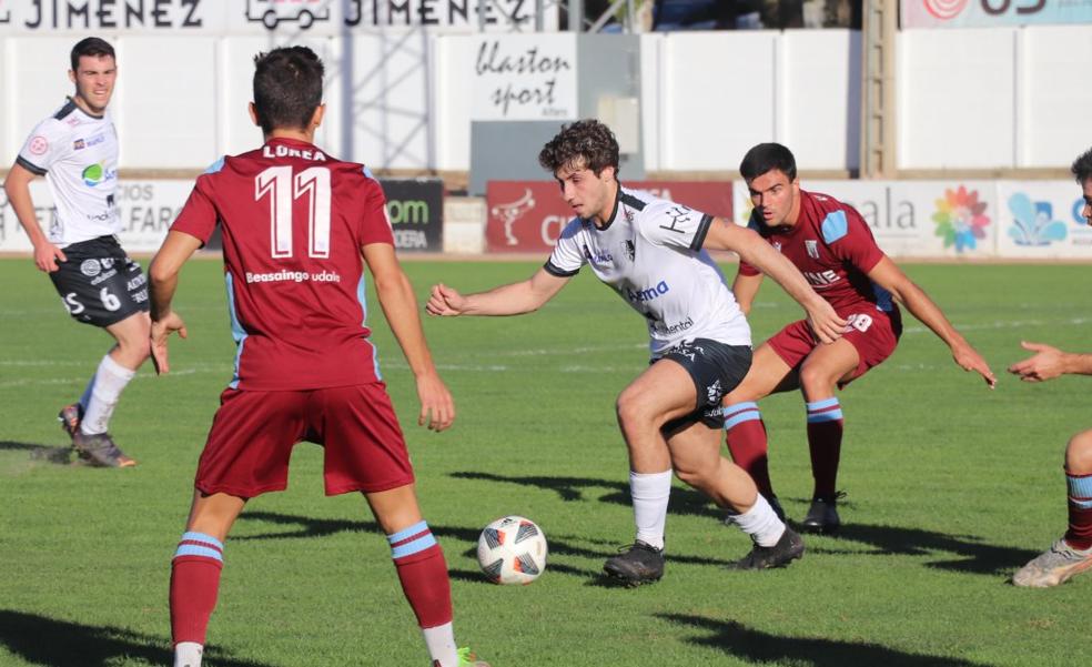 El Alfaro tropieza ante un rival directo por la permanencia