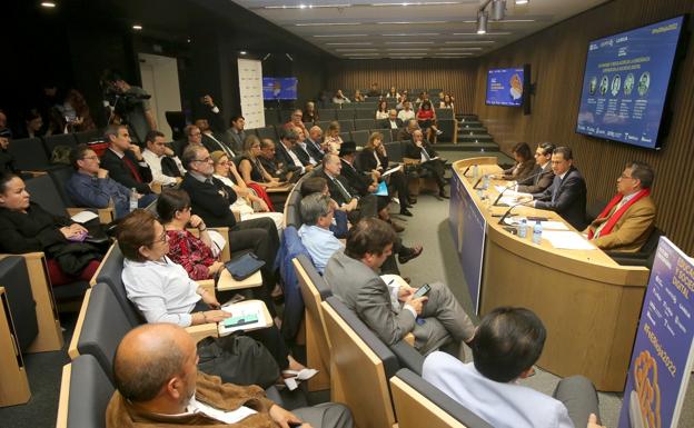 La asignatura pendiente de escuchar más a la sociedad y formar a los ciudadanos mejor