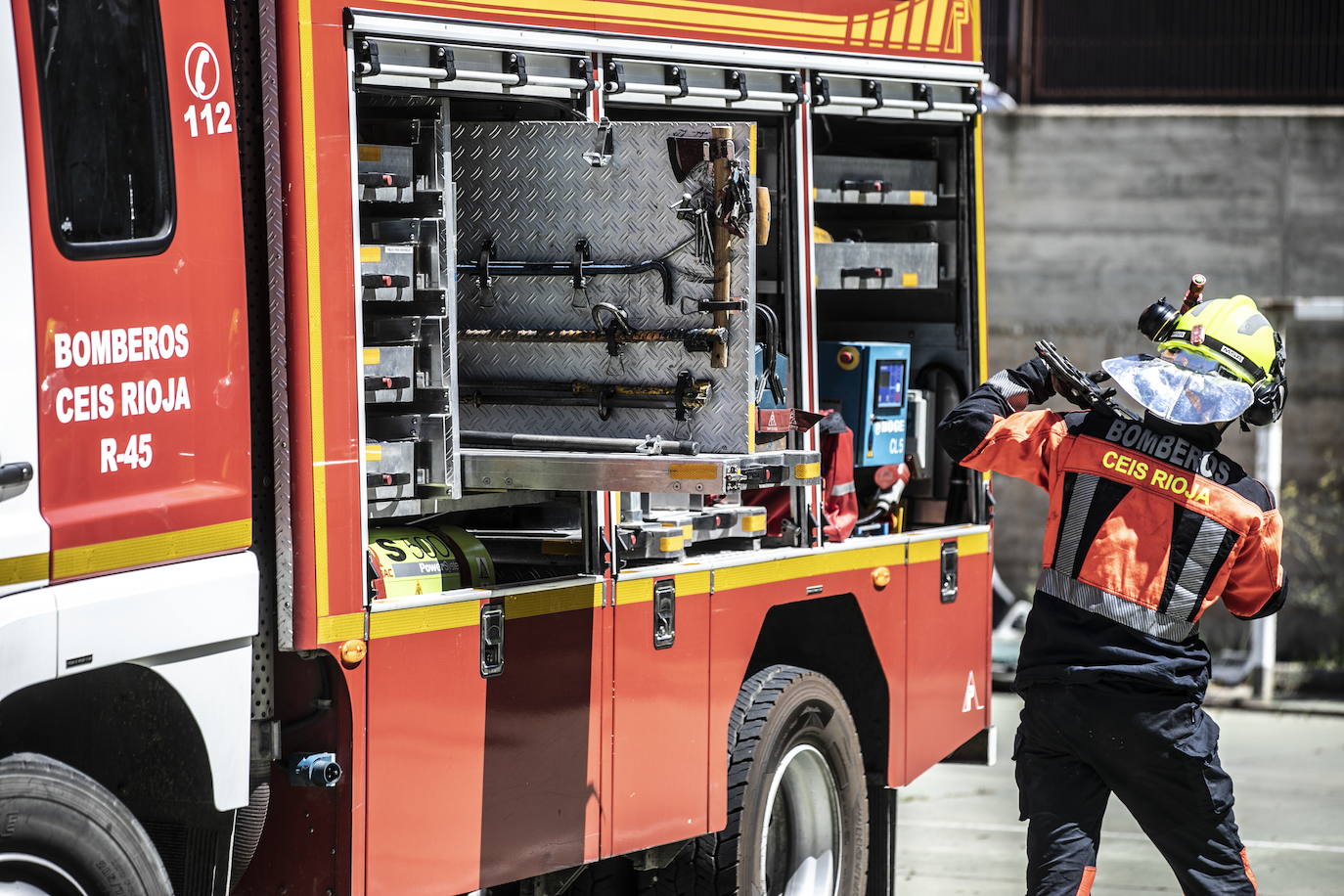 Incendio en una nave agrícola de Entrena