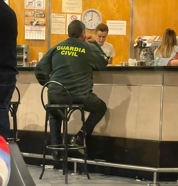 Interceptado un hombre en Murillo que vestía el uniforme oficial de la Guardia Civil sin ser agente