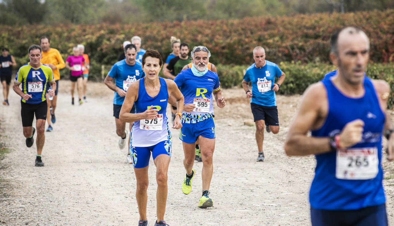 Atletas entre las viñas